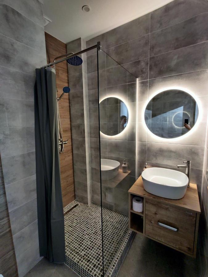 Wood Apartment 敖德萨 外观 照片